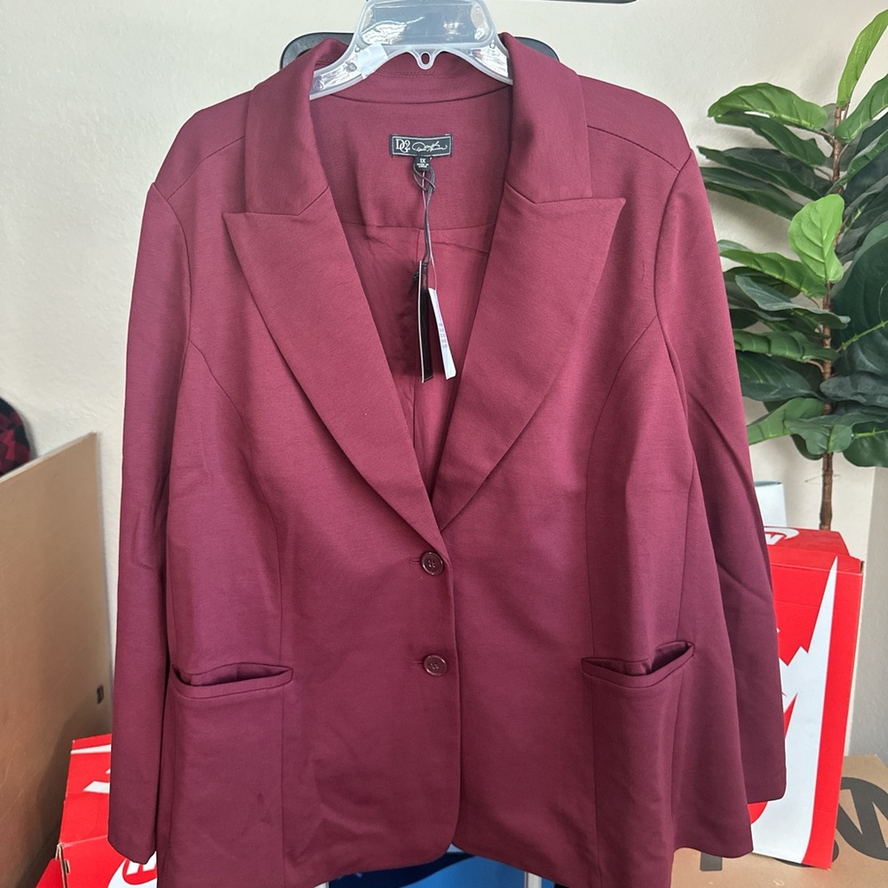 DG2 by Diane Gilman burgundy Blazer